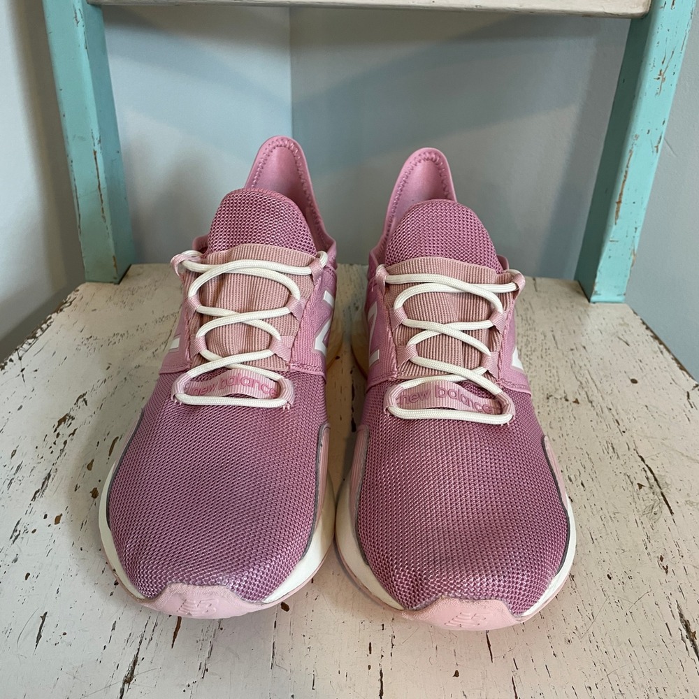New Balance x FIGS Fresh Foam Roav V1 Pink Athletic Sneakers MROAVPR Womens 8.5 - Picture 2 of 9
